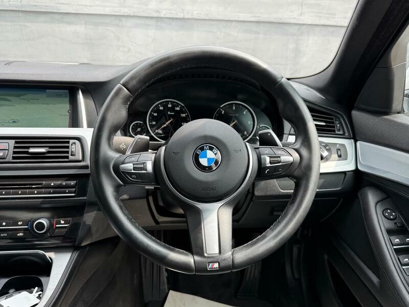 BMW 5 Series Saloon Blue #41