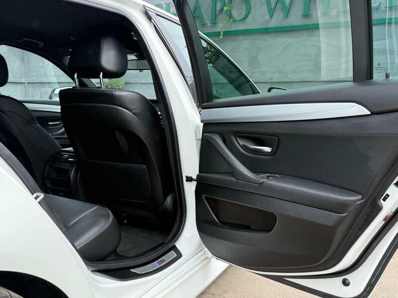 BMW 5 Series Saloon Blue #21