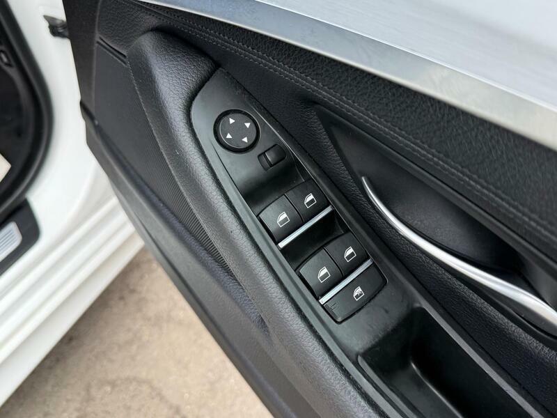 BMW 5 Series Saloon Blue #14
