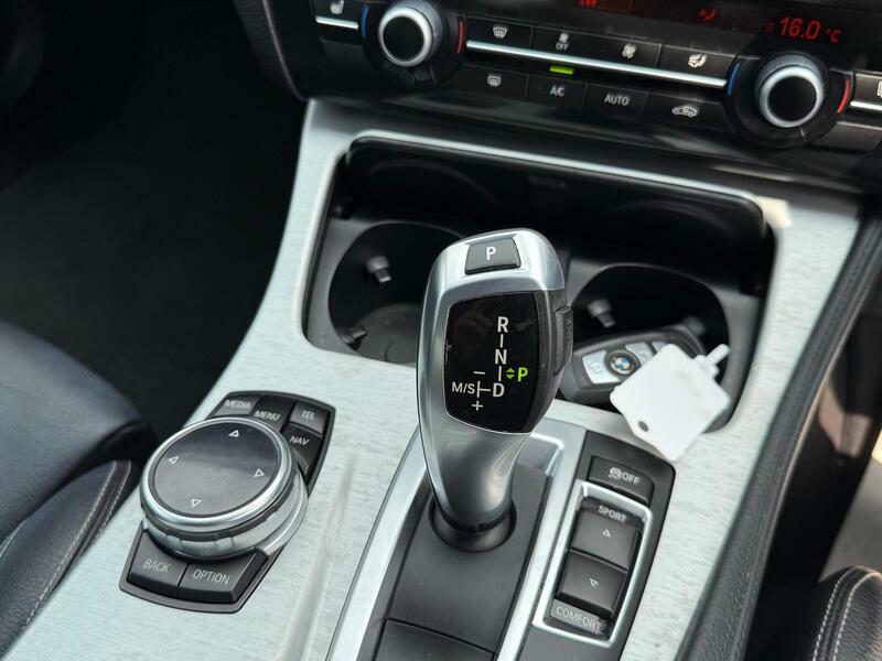 BMW 5 Series Saloon Blue #48
