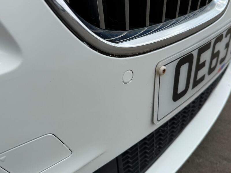 BMW 5 Series Saloon Blue #34