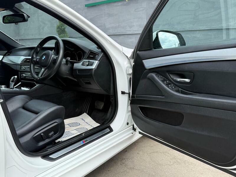 BMW 5 Series Saloon Blue #12
