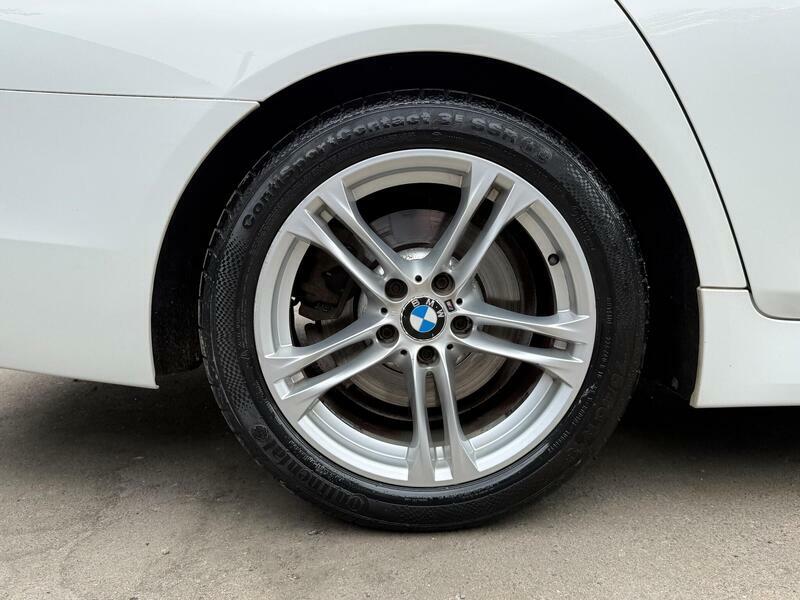 BMW 5 Series Saloon Blue #39