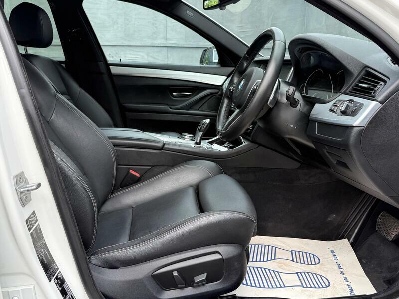 BMW 5 Series Saloon Blue #15