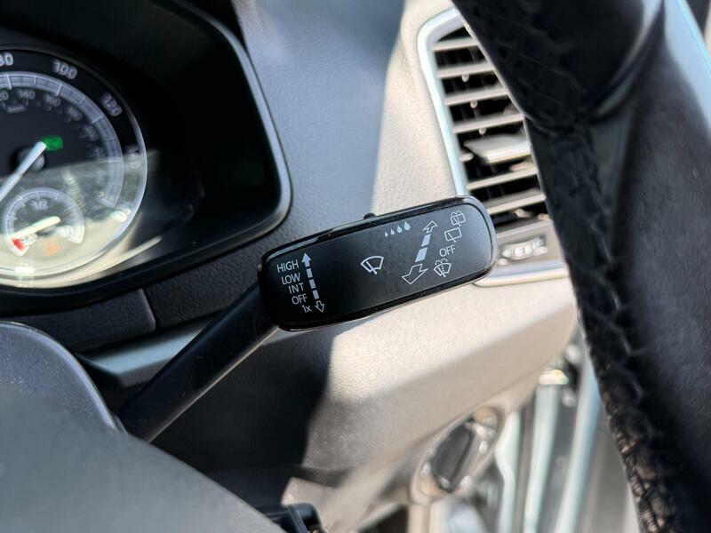 Skoda Karoq  White #40