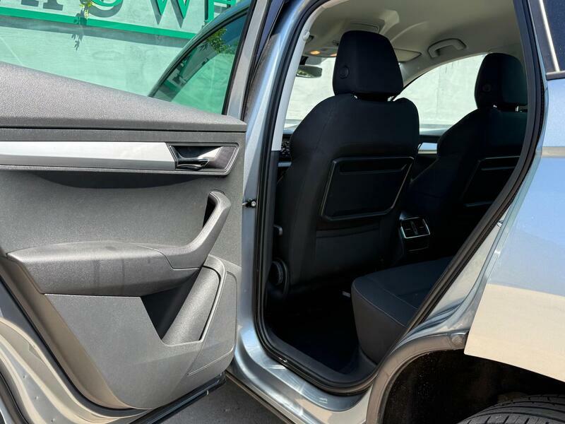 Skoda Karoq  White #22