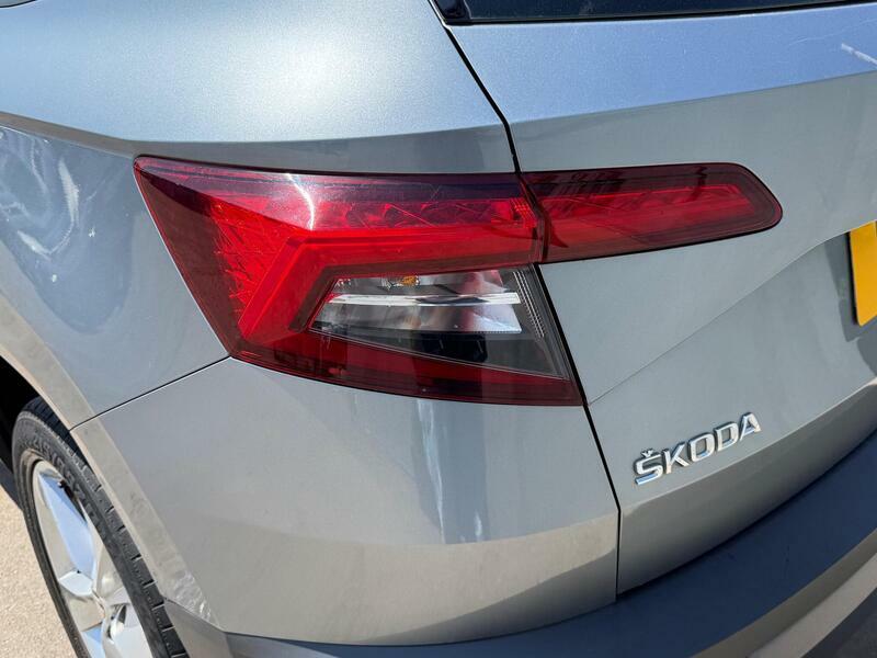 Skoda Karoq  White #27
