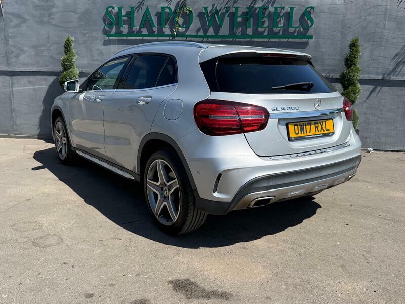 Mercedes-Benz GLA Class 1.6 Gla200 Amg Line Premium Suv 7G-dc Silver #3