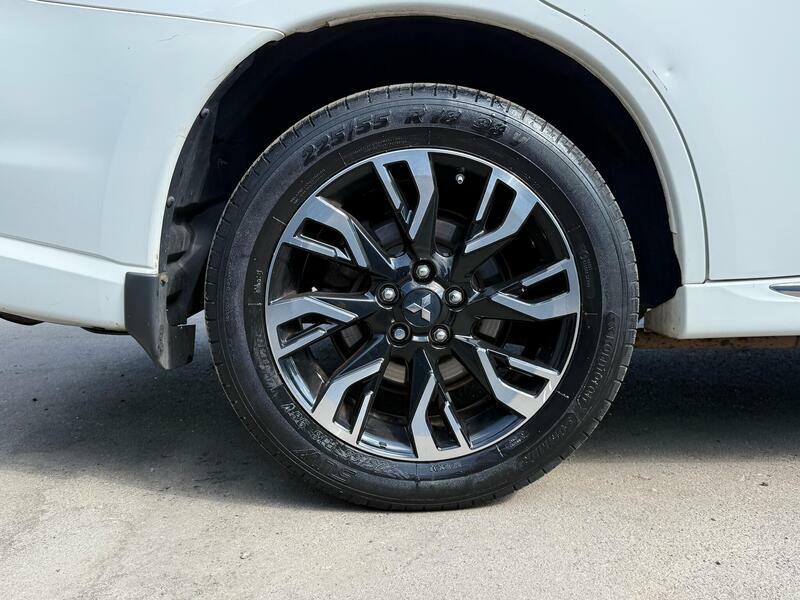 Mitsubishi Outlander 2015 15 2.0H Grey #42