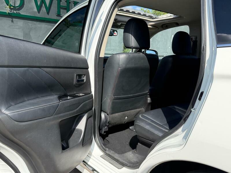 Mitsubishi Outlander 2015 15 2.0H Grey #26