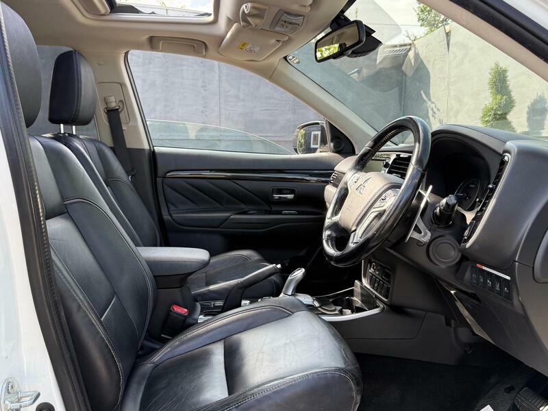 Mitsubishi Outlander 2015 15 2.0H Grey #18