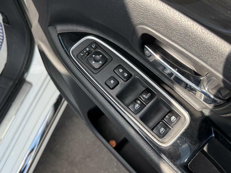 Mitsubishi Outlander 2015 15 2.0H Grey #17