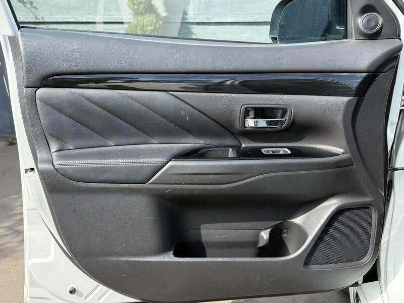 Mitsubishi Outlander 2015 15 2.0H Grey #21