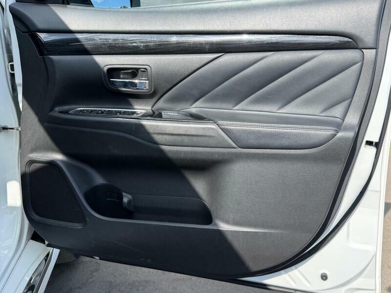 Mitsubishi Outlander 2015 15 2.0H Grey #16