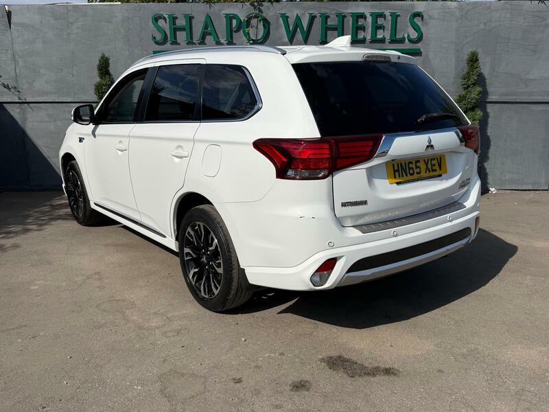 Mitsubishi Outlander 2.0H 12Kwh Gx4hs Suv Plug-in Hybrid Cvt White #2