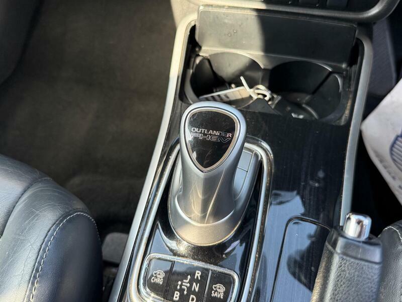 Mitsubishi Outlander 2015 15 2.0H Grey #53