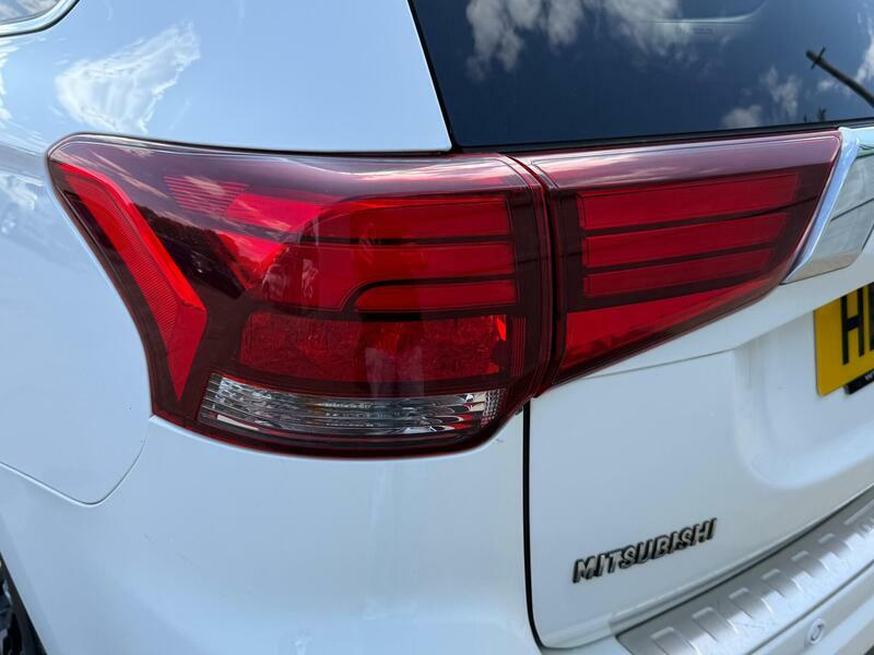 Mitsubishi Outlander 2015 15 2.0H Grey #31