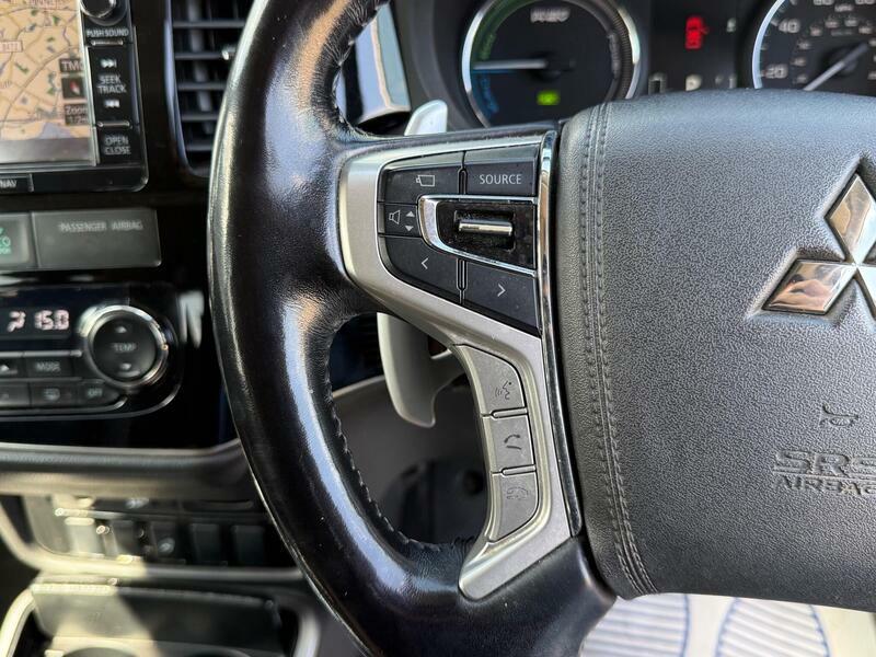 Mitsubishi Outlander 2015 15 2.0H Grey #47