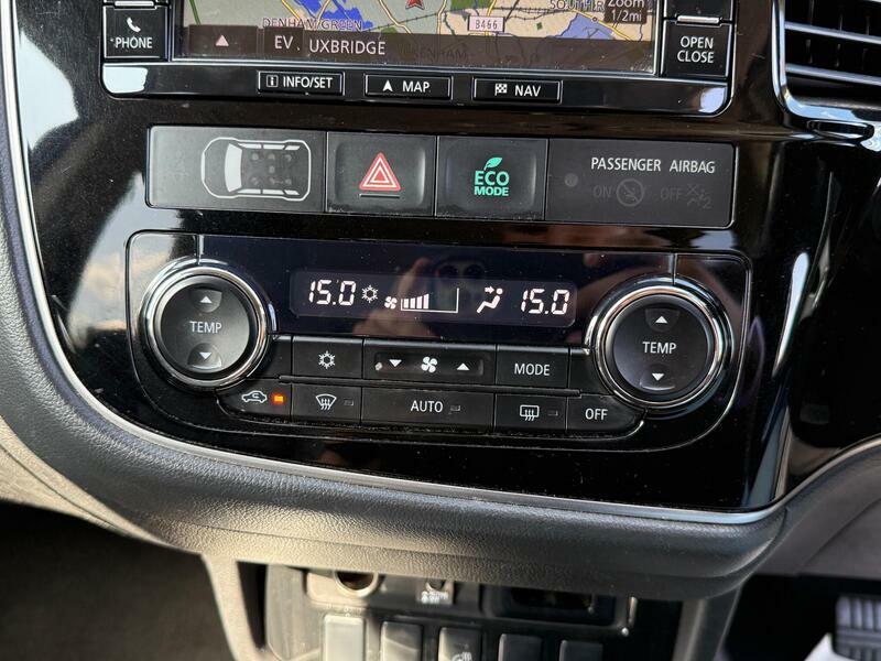 Mitsubishi Outlander 2015 15 2.0H Grey #55