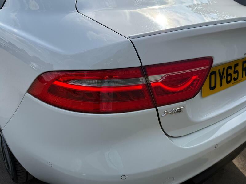 Jaguar XE 2.0 Prestige 161 Bhp White #30