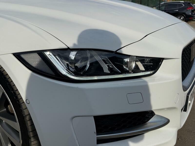 Jaguar XE 2.0 Prestige 161 Bhp White #28