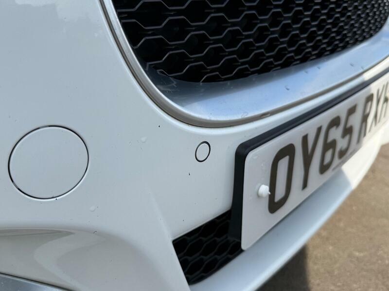 Jaguar XE 2.0 Prestige 161 Bhp White #35