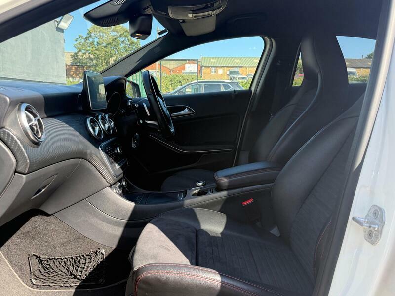 Mercedes-Benz A Class 2.1 A 200 D Amg Line Premium Black #18