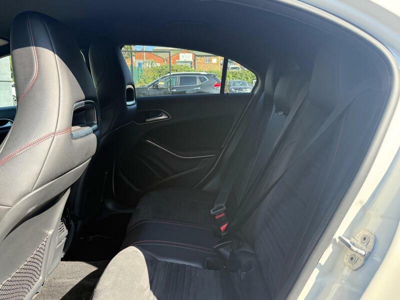 Mercedes-Benz A Class 2.1 A 200 D Amg Line Premium Black #24