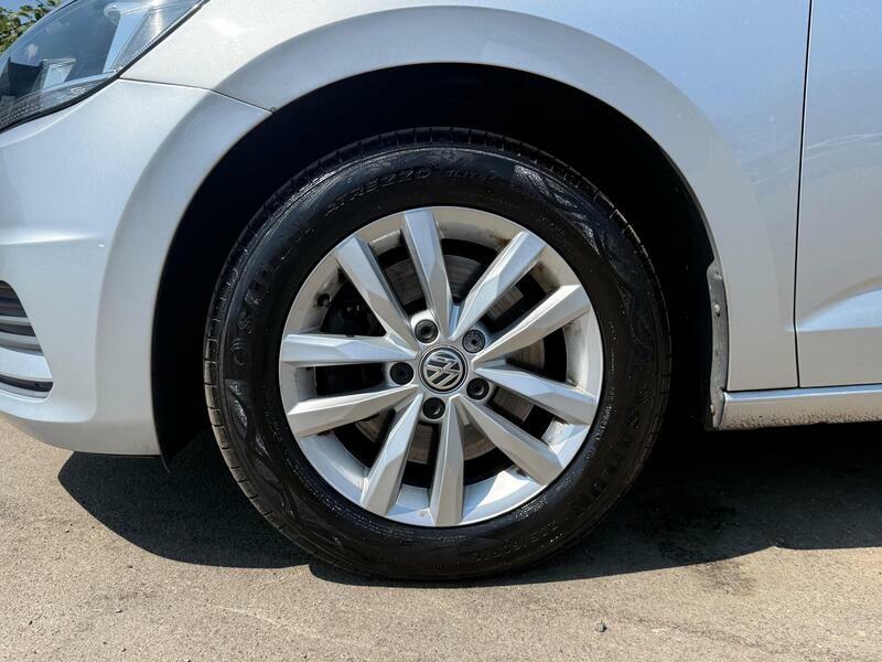 Volkswagen Touran Mpv Blue #37