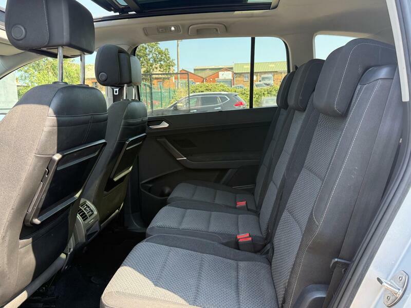 Volkswagen Touran Mpv Blue #25
