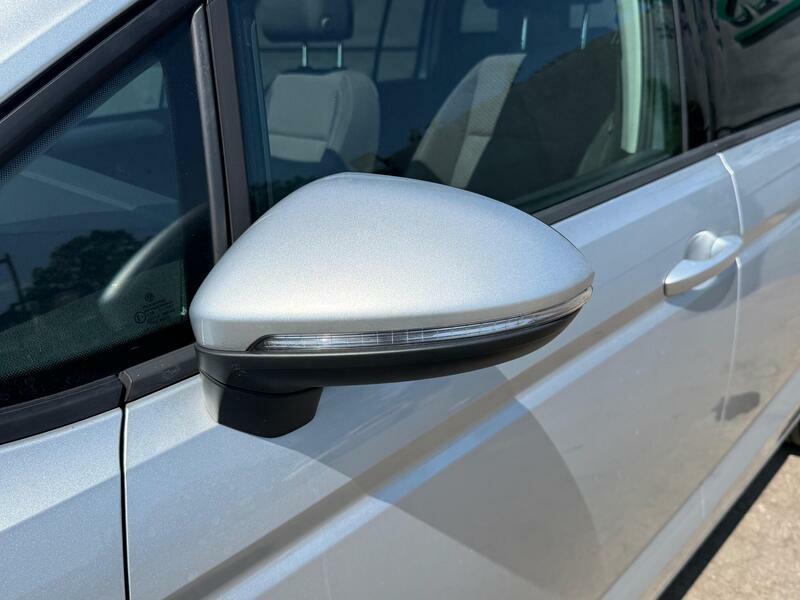 Volkswagen Touran Mpv Blue #34