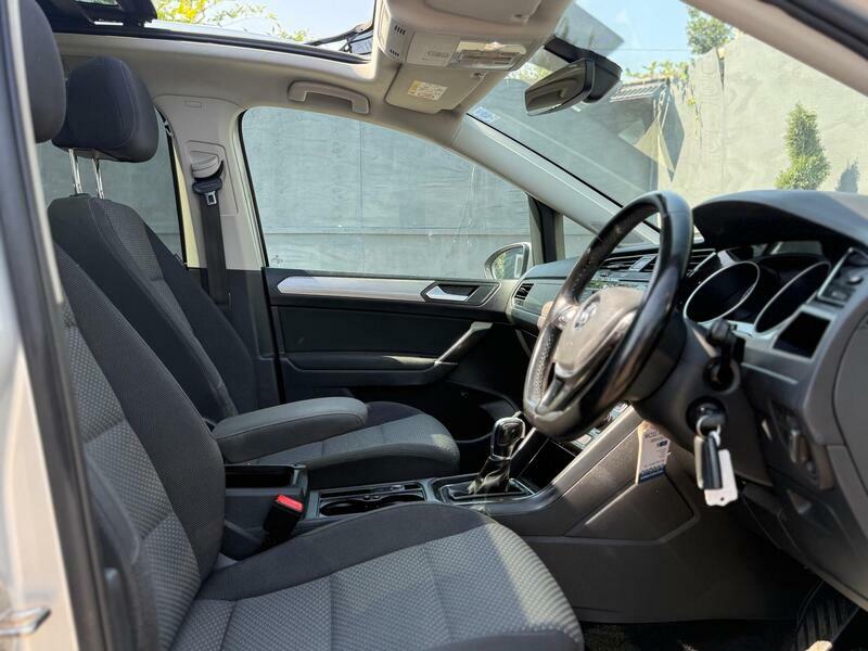 Volkswagen Touran Mpv Blue #16