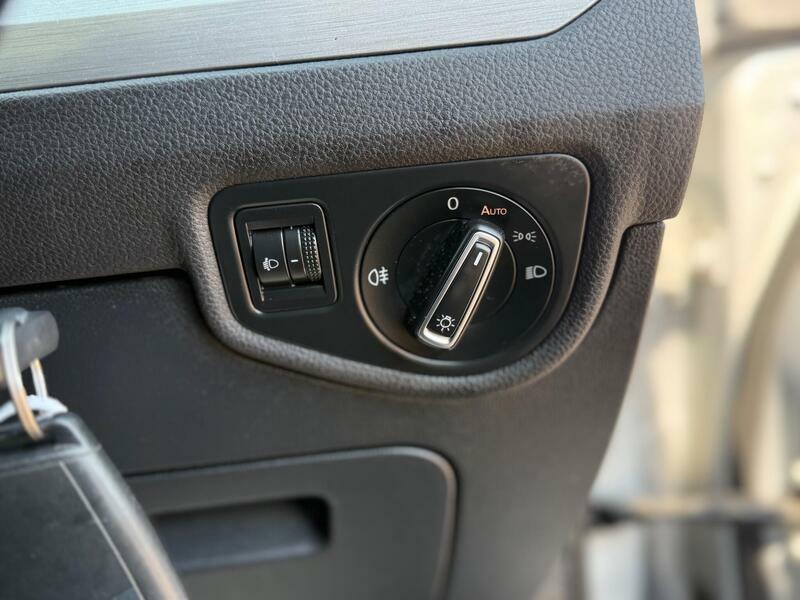 Volkswagen Touran Mpv Blue #45