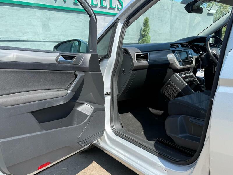Volkswagen Touran Mpv Blue #17