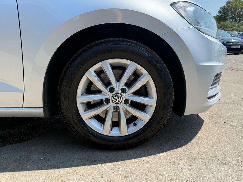 Volkswagen Touran Mpv Blue #39