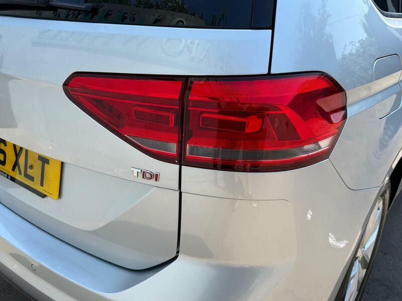 Volkswagen Touran Mpv Blue #29