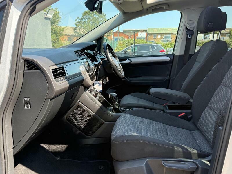 Volkswagen Touran Mpv Blue #19