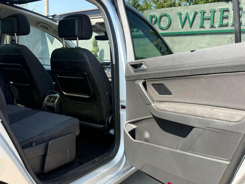 Volkswagen Touran Mpv Blue #20