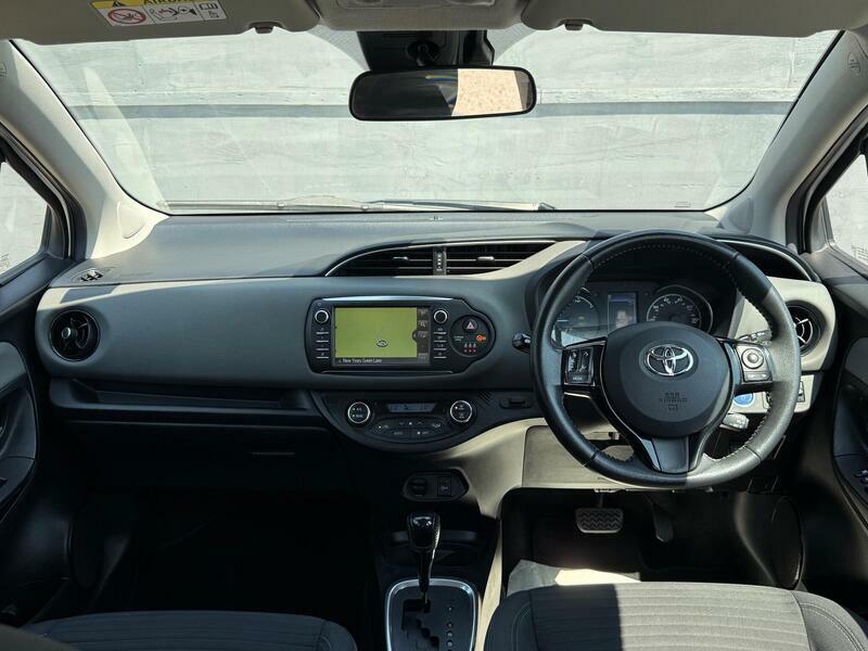Toyota Yaris Icon Tech Brown #3