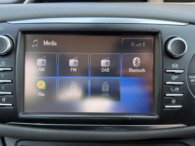 Toyota Yaris Icon Tech Brown #52