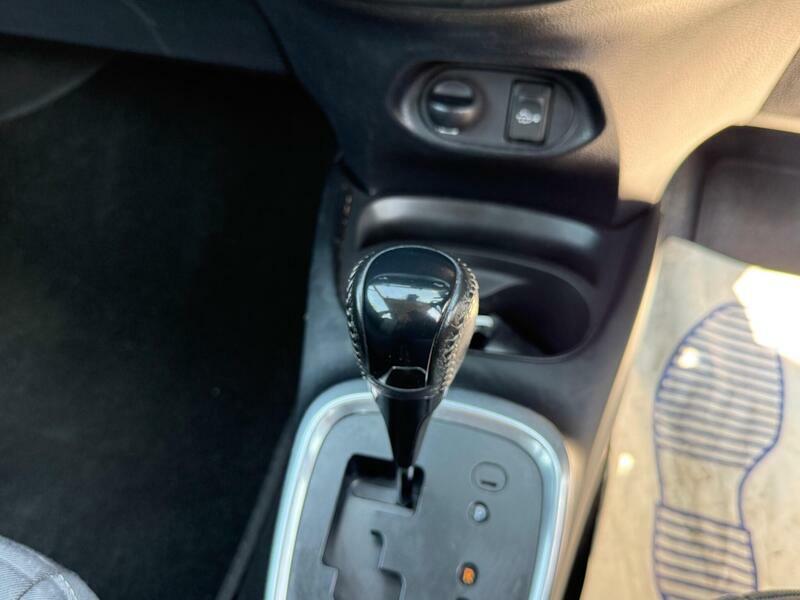 Toyota Yaris Icon Tech Brown #48