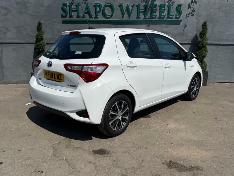 Toyota Yaris Icon Tech Brown #5
