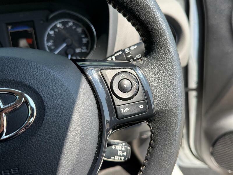 Toyota Yaris Icon Tech Brown #40
