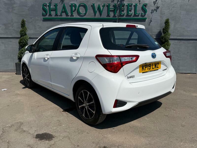 Toyota Yaris Icon Tech Brown #2