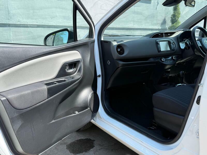 Toyota Yaris Icon Tech Brown #16