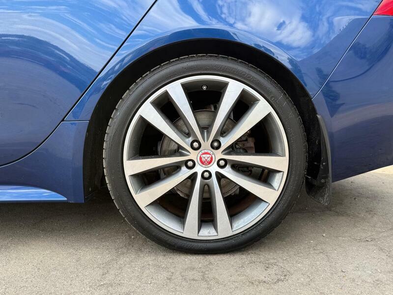 Jaguar XE 2.0D 180 R-sport White #41