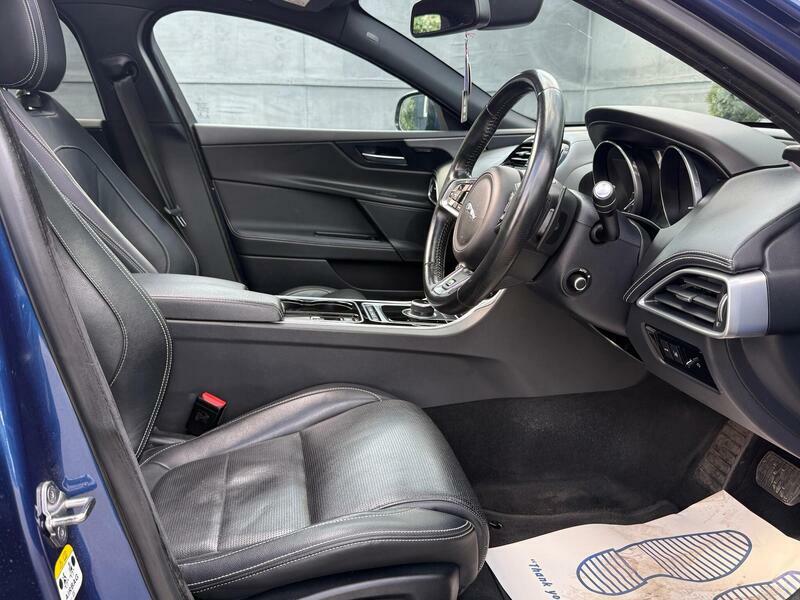 Jaguar XE 2.0D 180 R-sport White #17