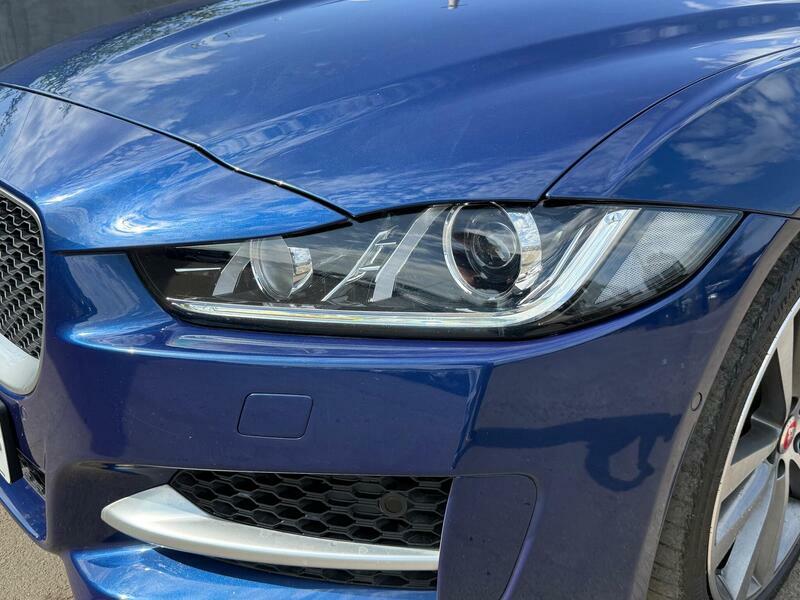 Jaguar XE 2.0D 180 R-sport White #30