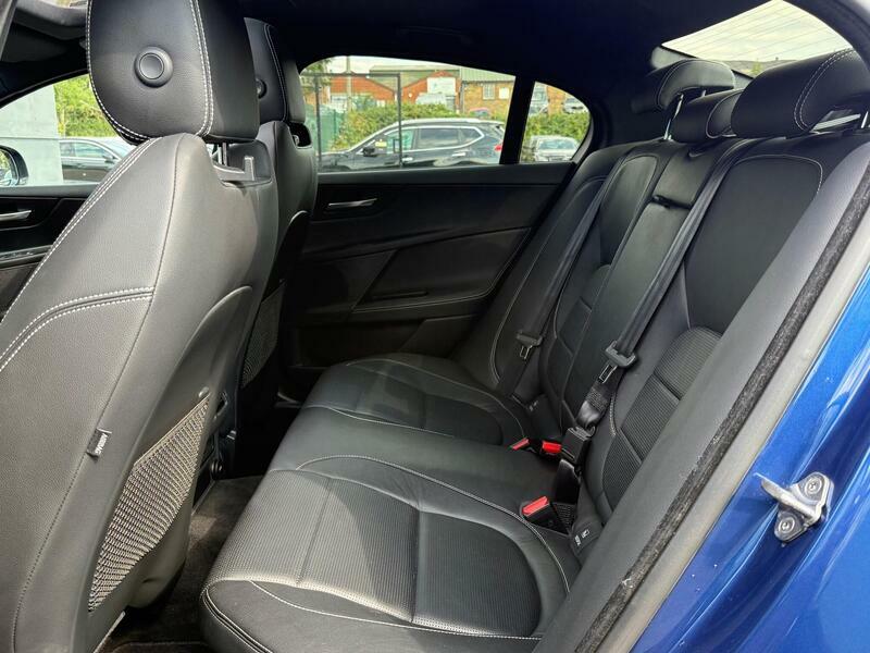 Jaguar XE 2.0D 180 R-sport White #28