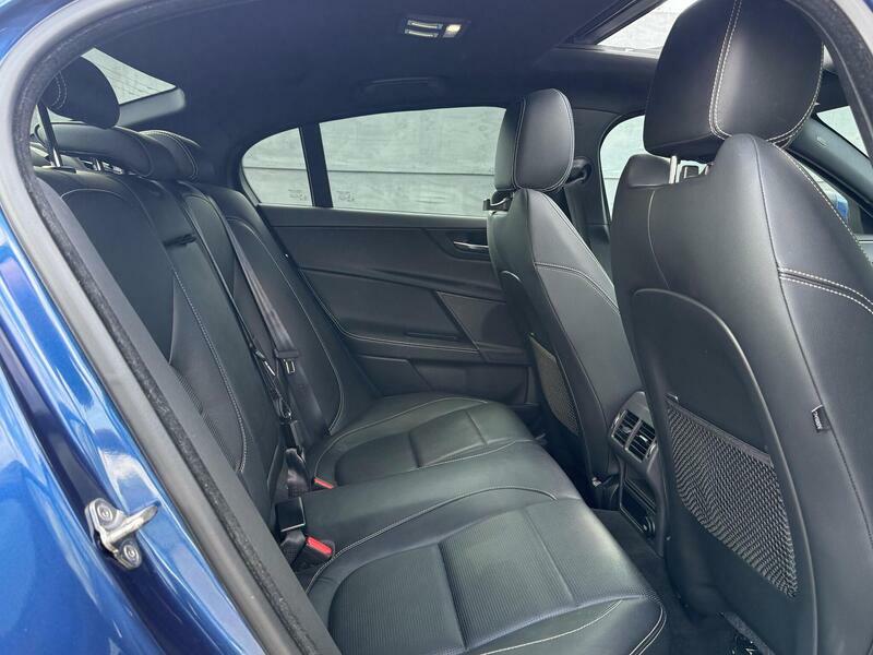 Jaguar XE 2.0D 180 R-sport White #25